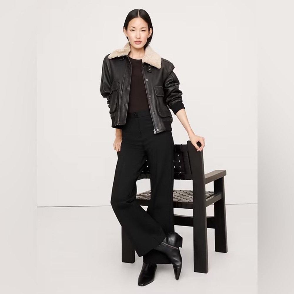 NWT! Banana Republic Black Crop Flare Everywhere Ponte Pant  #826943 📻1️⃣2️⃣